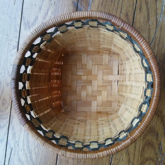 Boho hand woven wicker rattan basket - Picture 3 of 6